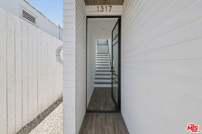 1317 Cabrillo Avenue