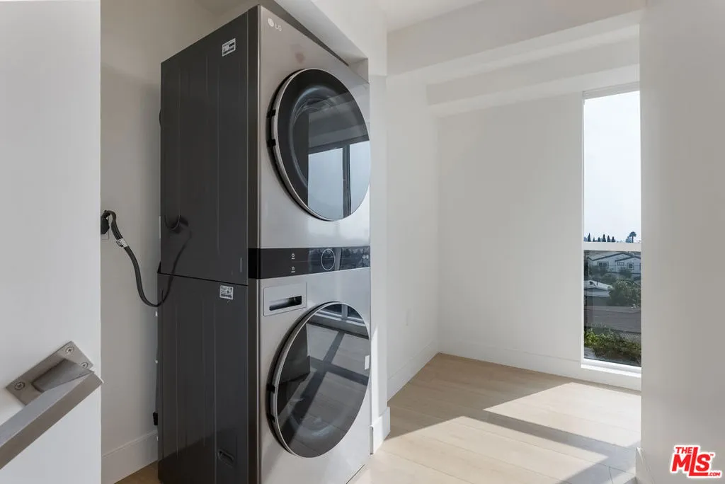 Cypress, California 90630, United States, 3 Bedrooms Bedrooms, ,2 BathroomsBathrooms,Residential,Active,239248