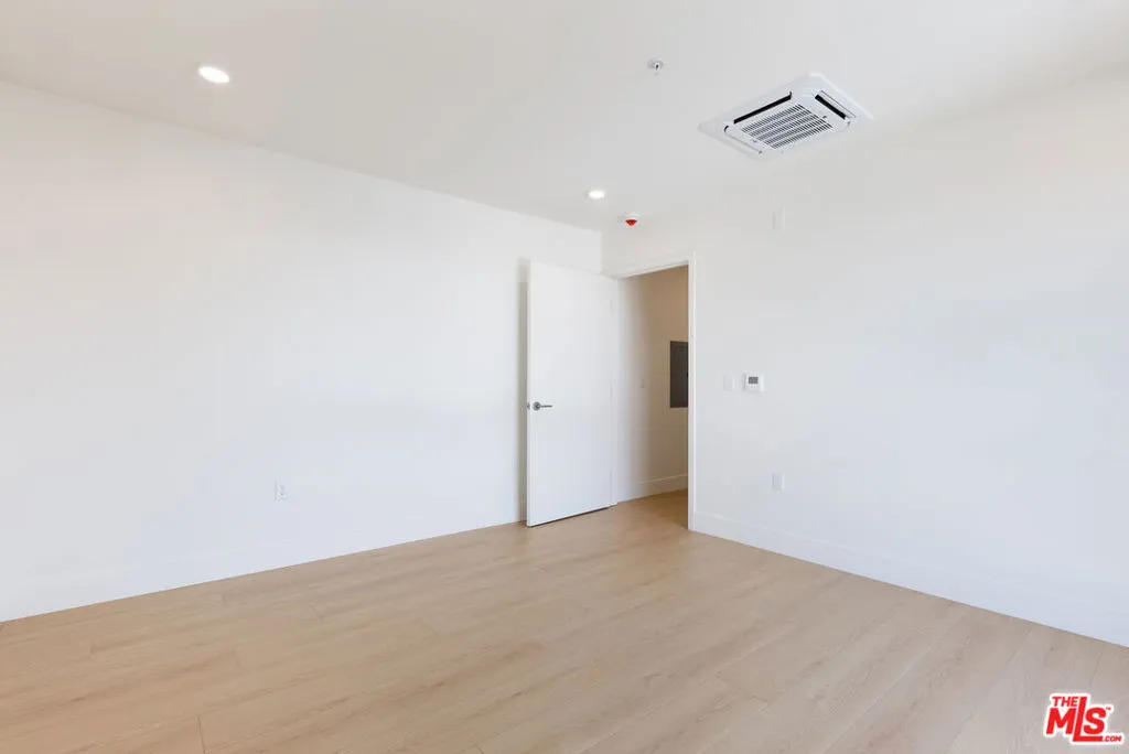 Cypress, California 90630, United States, 3 Bedrooms Bedrooms, ,2 BathroomsBathrooms,Residential,Active,239248