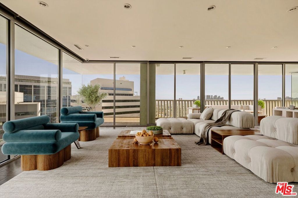 9255 Doheny Road 1006