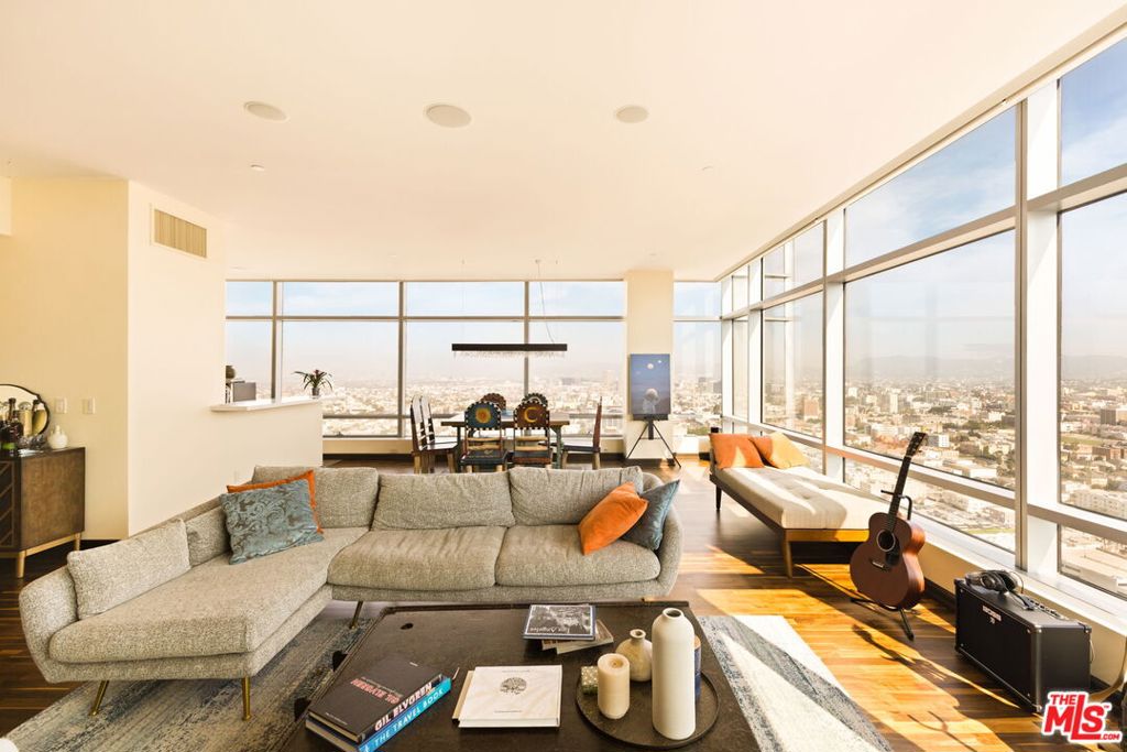 Properties 2 900 W Olympic Boulevard 33J