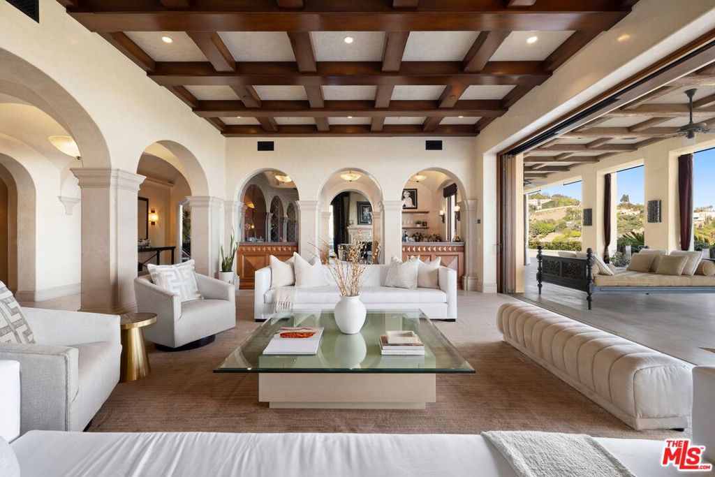 10066 Cielo Drive