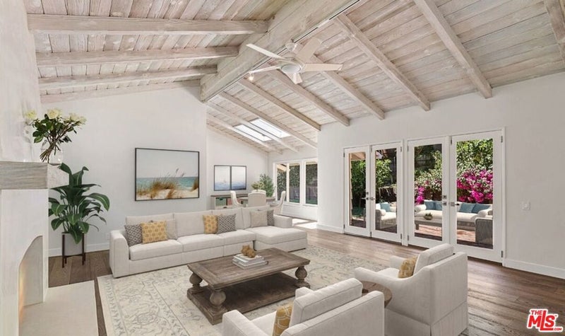 3933 Mandeville Canyon Road