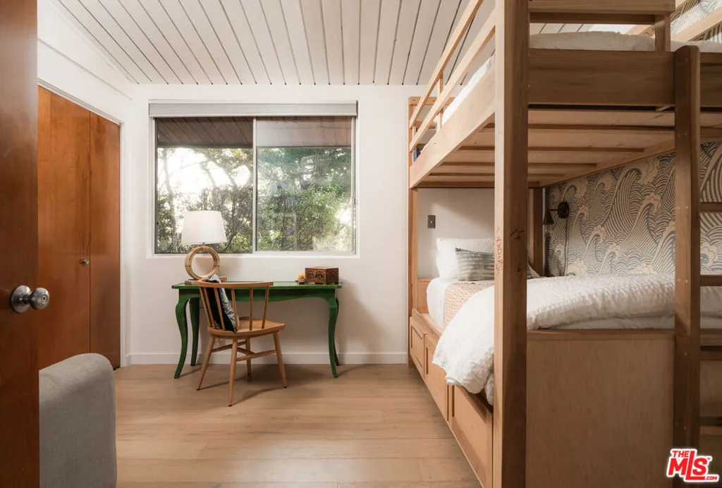 Carpinteria, California 93013, United States, 3 Bedrooms Bedrooms, ,2 BathroomsBathrooms,Residential,Pending,180439