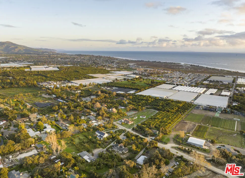 Carpinteria, California 93013, United States, 3 Bedrooms Bedrooms, ,2 BathroomsBathrooms,Residential,Pending,180439