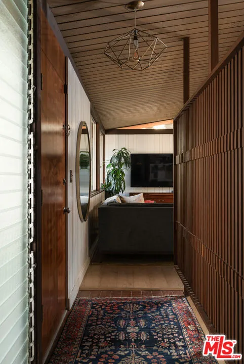 Carpinteria, California 93013, United States, 3 Bedrooms Bedrooms, ,2 BathroomsBathrooms,Residential,Pending,180439