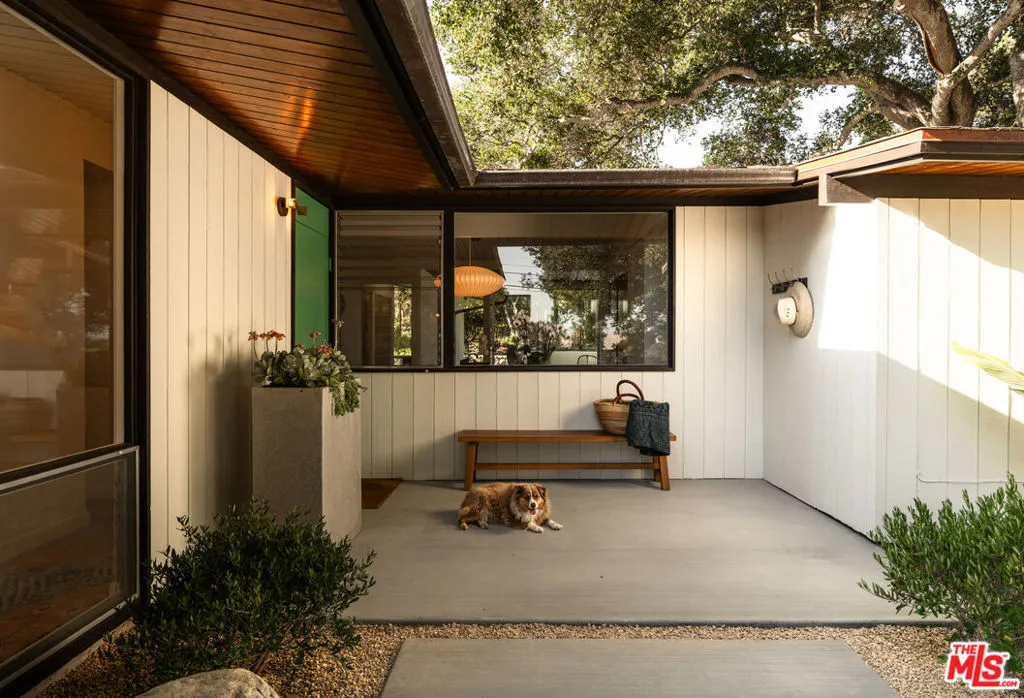 Carpinteria, California 93013, United States, 3 Bedrooms Bedrooms, ,2 BathroomsBathrooms,Residential,Pending,180439