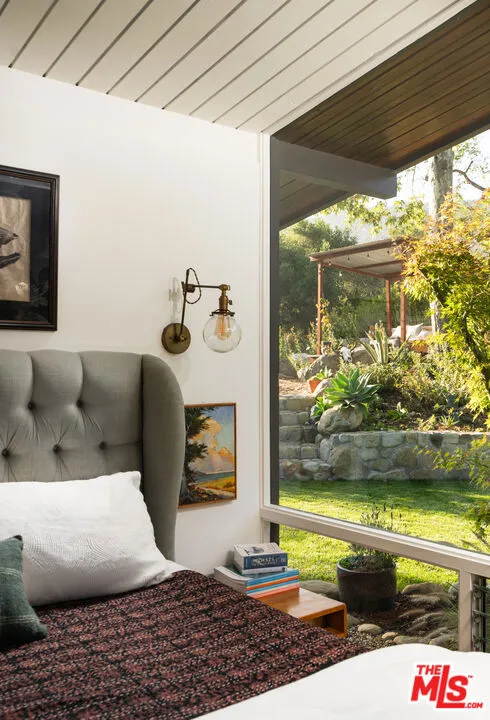 Carpinteria, California 93013, United States, 3 Bedrooms Bedrooms, ,2 BathroomsBathrooms,Residential,Pending,180439