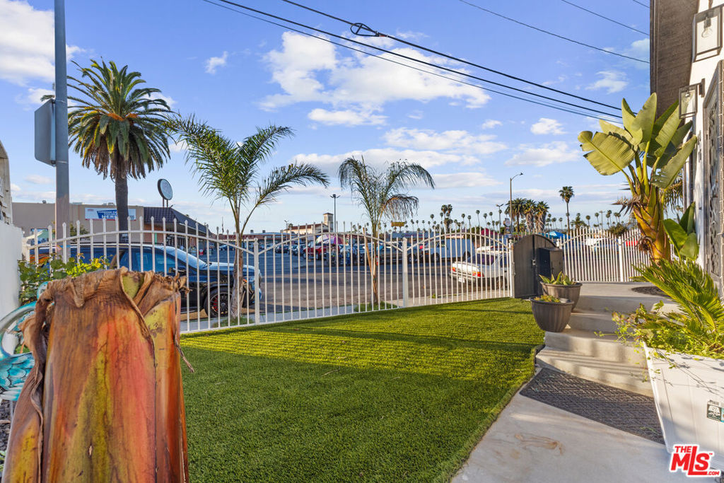2016 10th Avenue