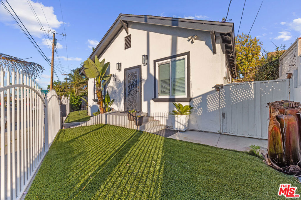 2016 10th Avenue