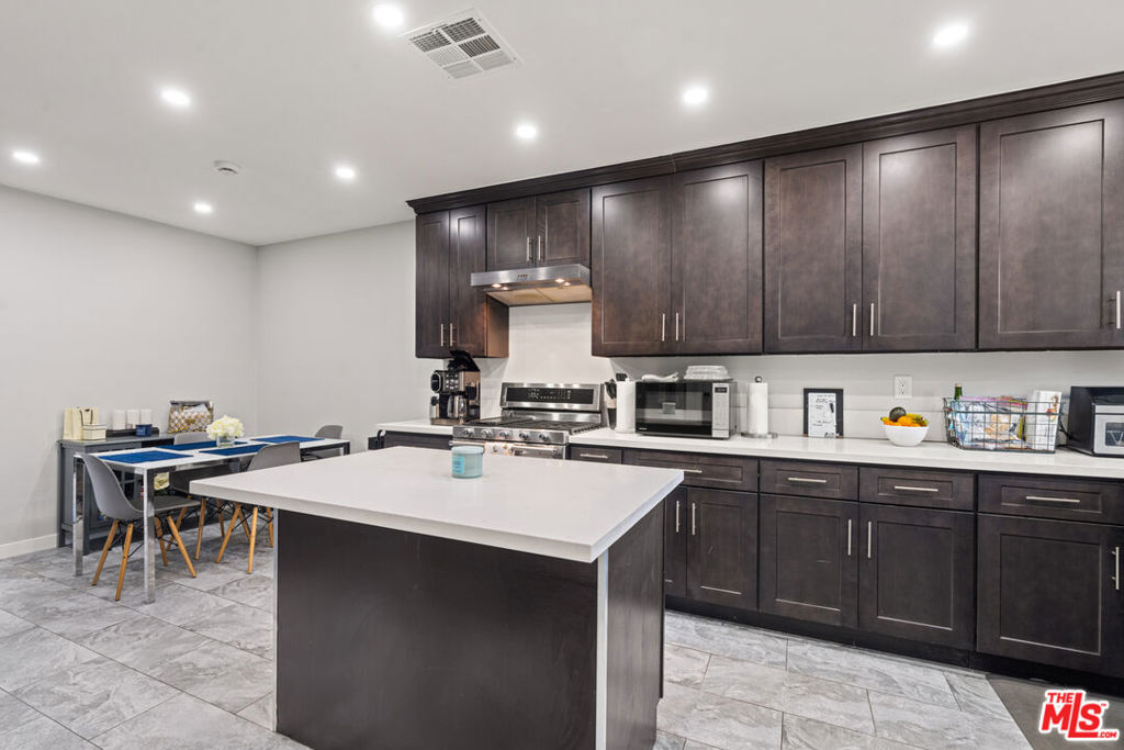 5040 W Slauson Avenue