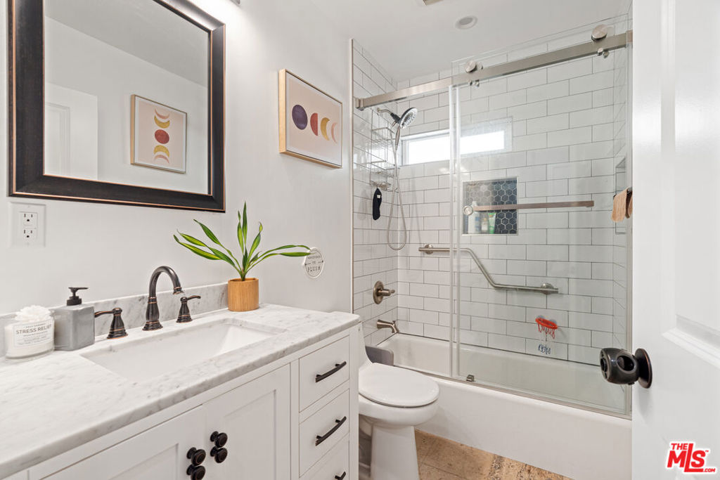 5040 W Slauson Avenue