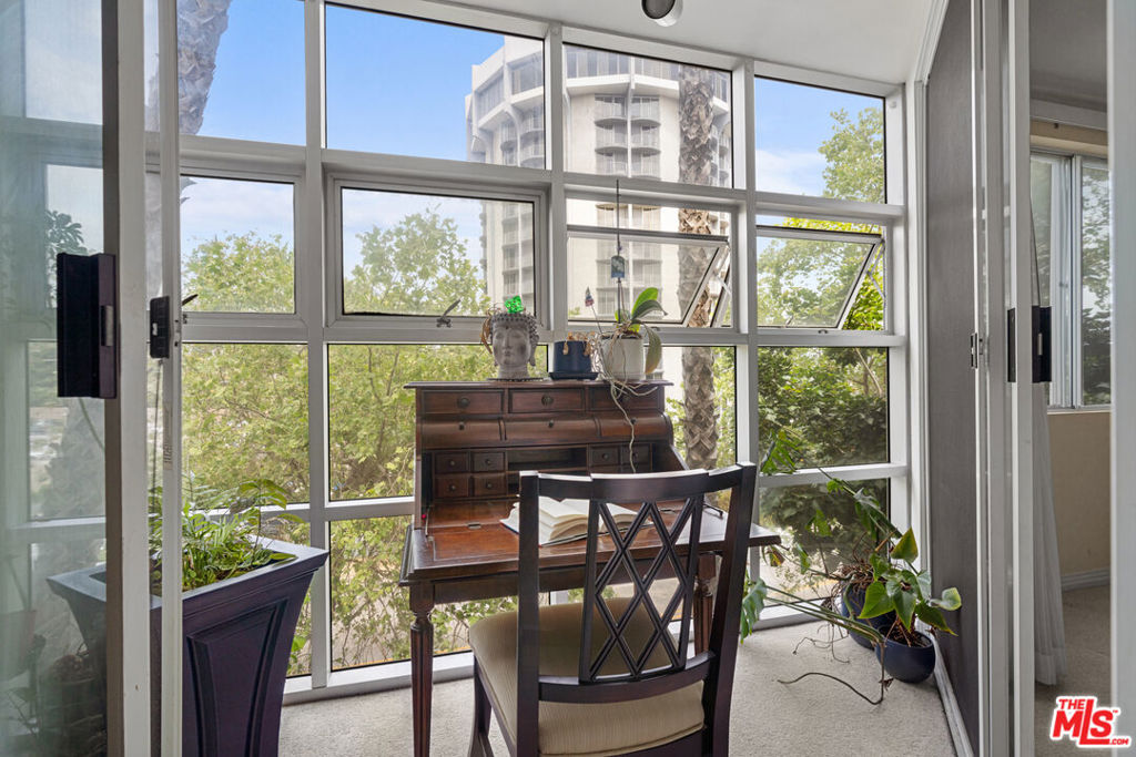 Properties 2 171 N Church Lane 304