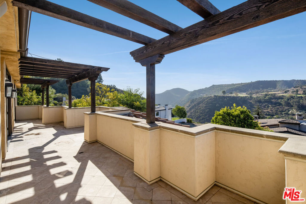 2157 Ravensfield Lane