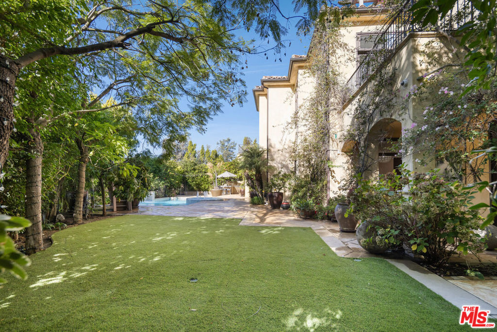 2157 Ravensfield Lane