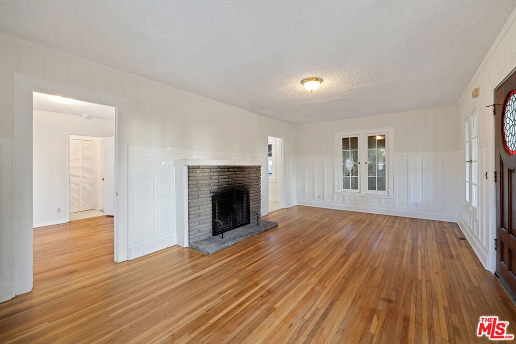 10606 Commerce Avenue