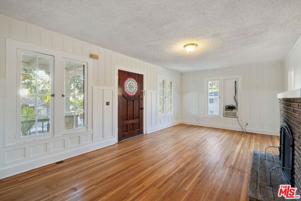 10606 Commerce Avenue