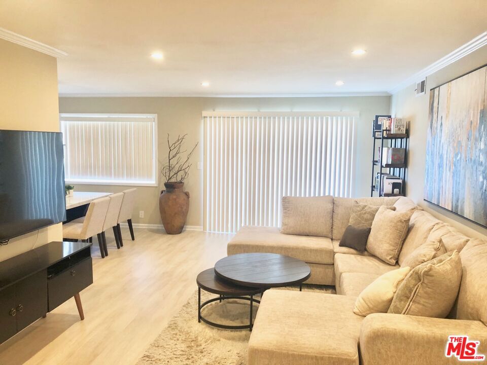 1250 N Kings Road 506