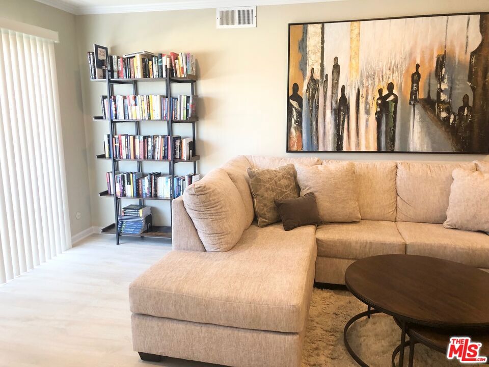 1250 N Kings Road 506