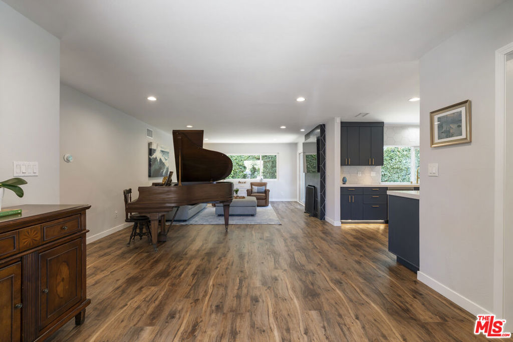 3159 Voltaire Drive