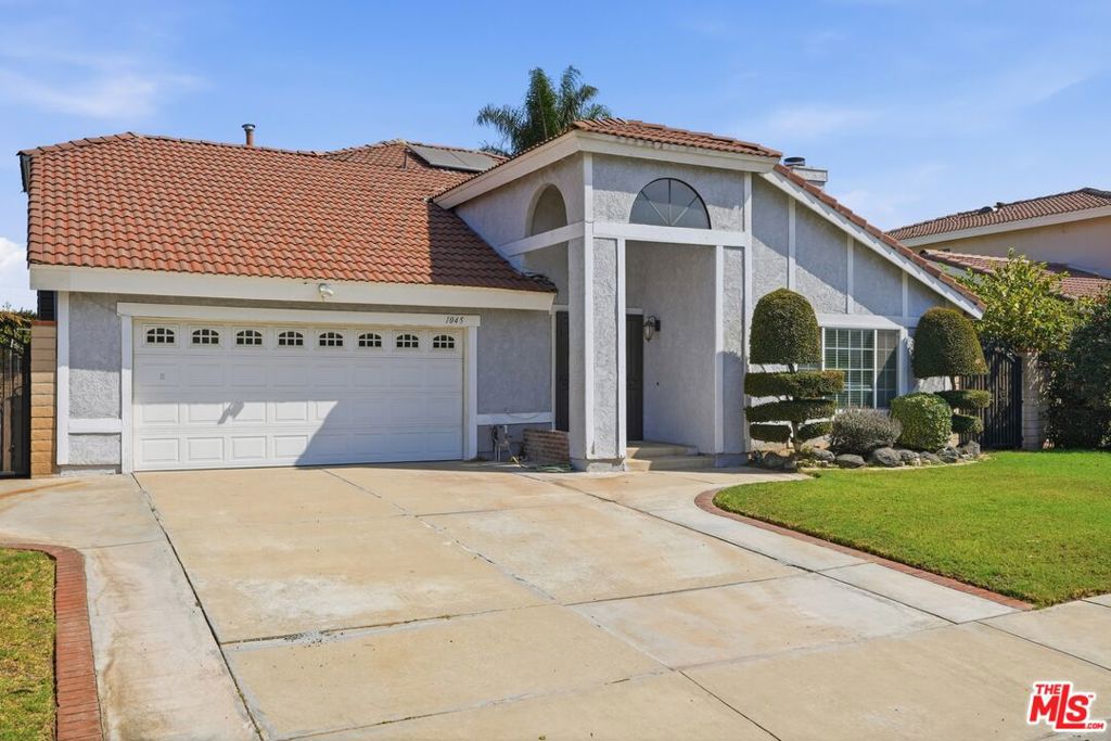 1045 Grossmont Drive