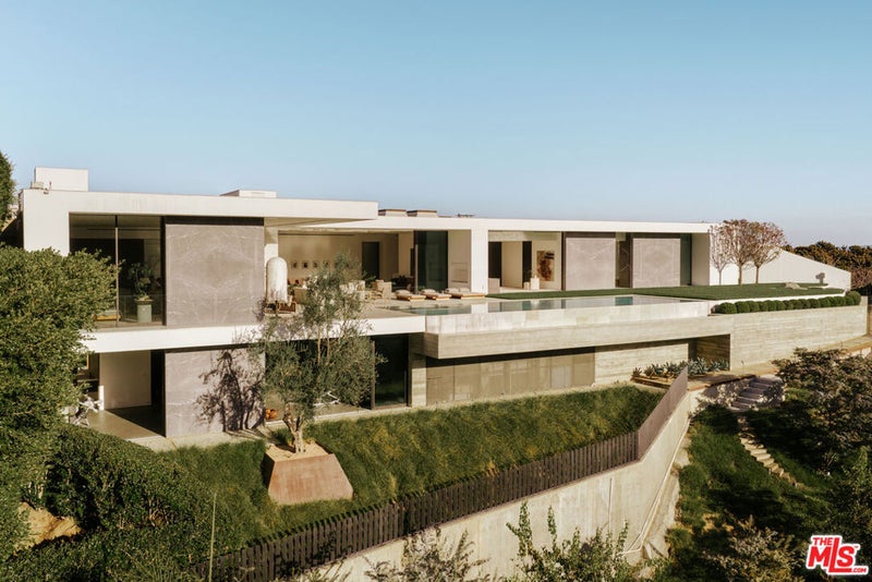 9265 Robin Drive