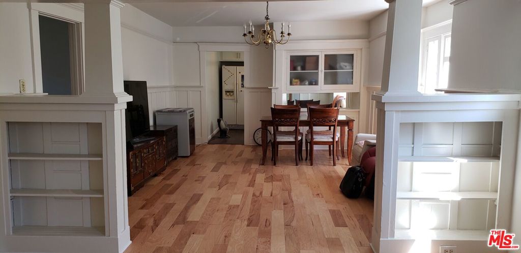 1128 N Commonwealth Avenue