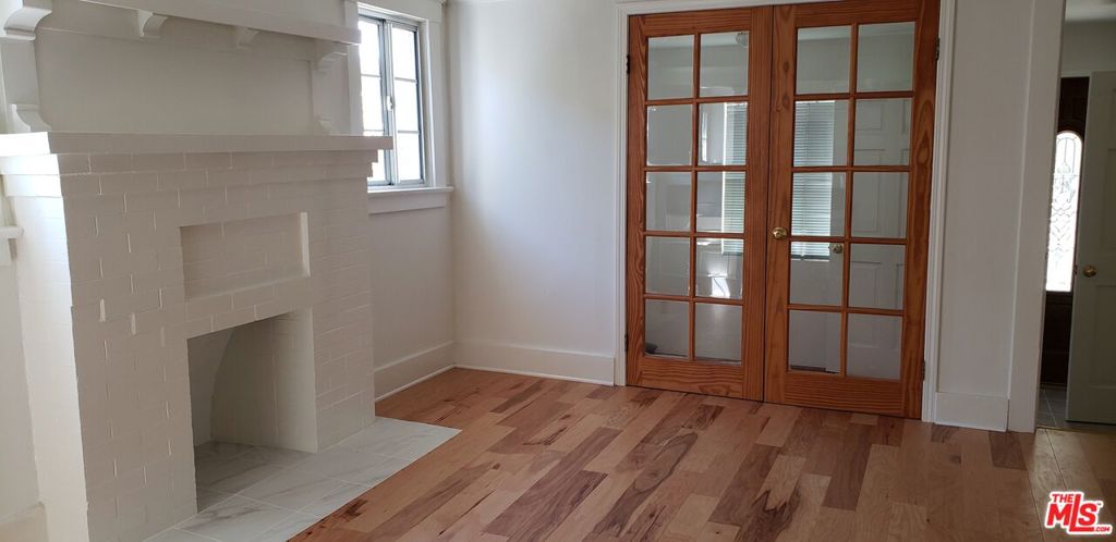 1128 N Commonwealth Avenue