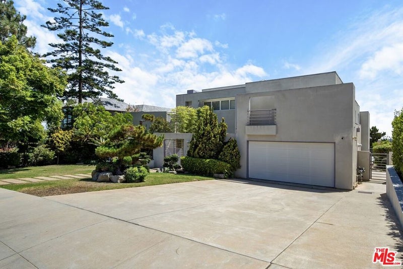962 Franklin Street