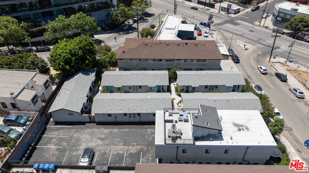 Properties 3 908 Everett Street