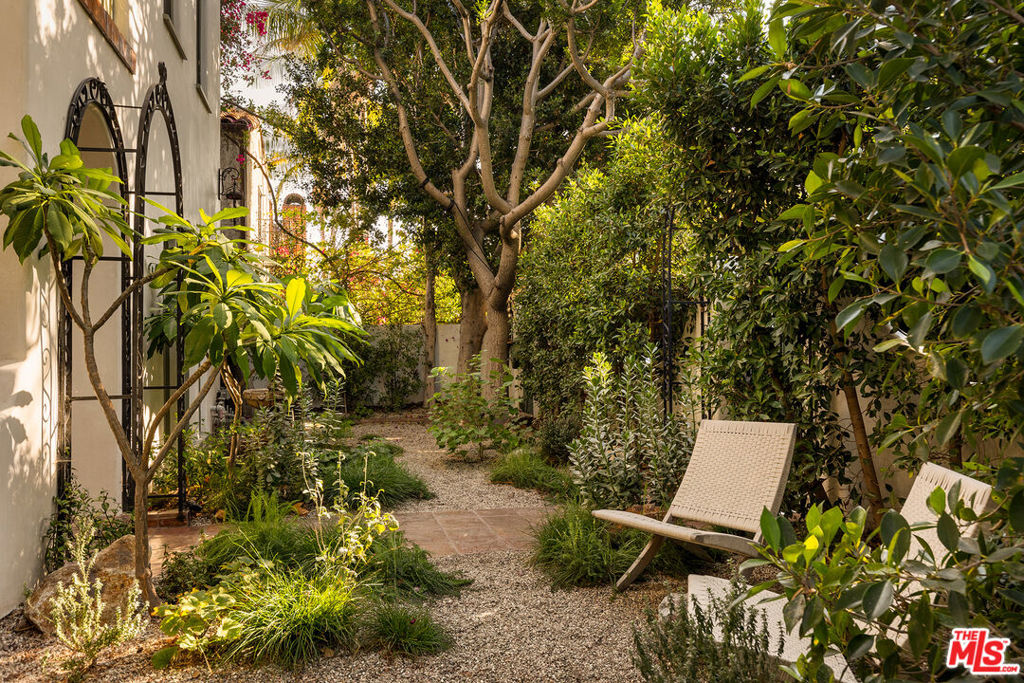 1982 N Normandie Avenue