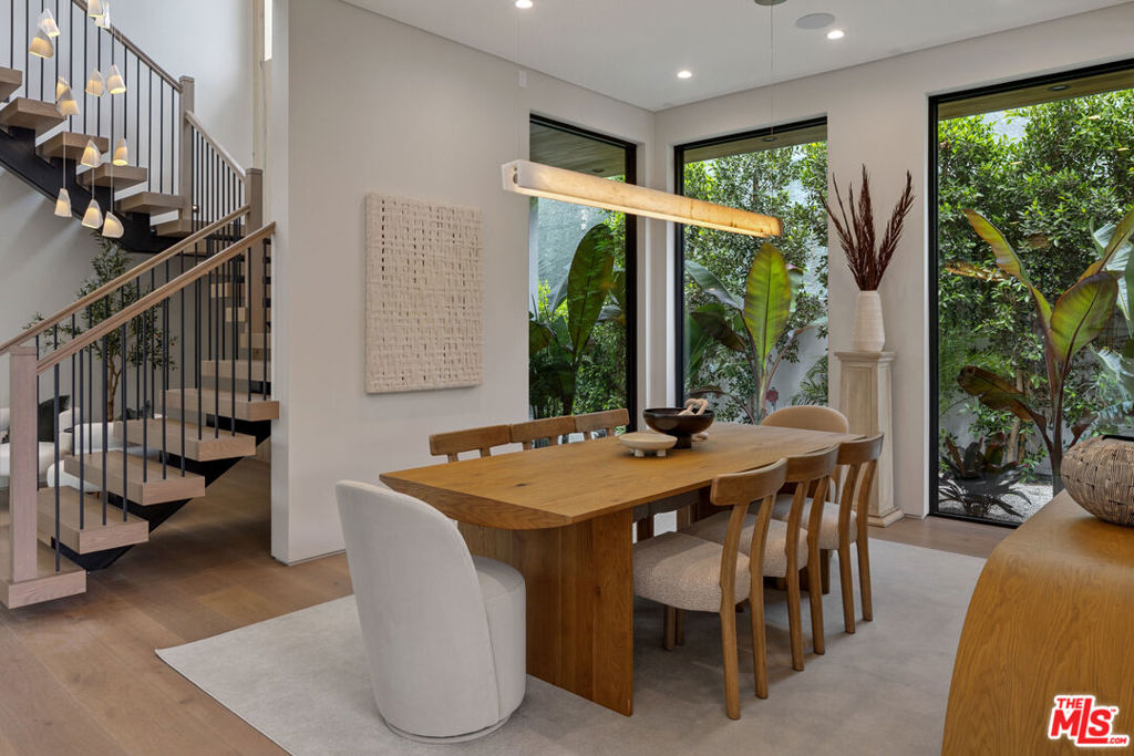 Properties 4 11752 Blix Street