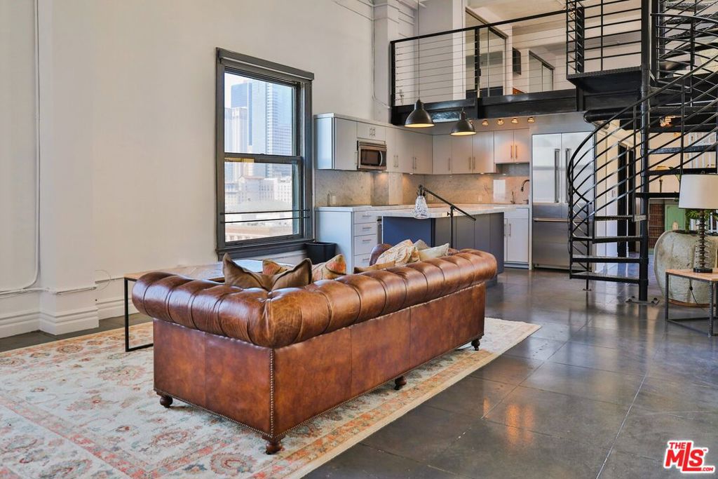 108 W 2nd Street PH1007