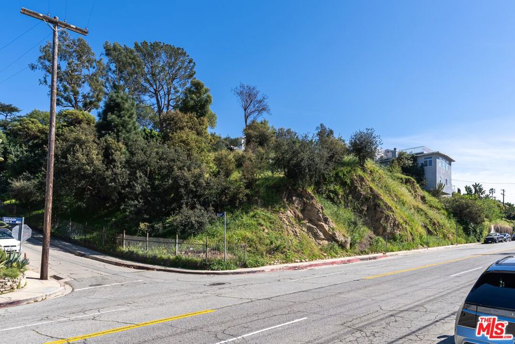 2280 Glendale Boulevard