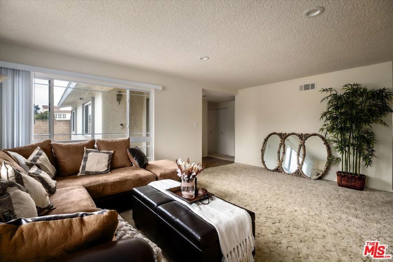1060 Diamond Drive