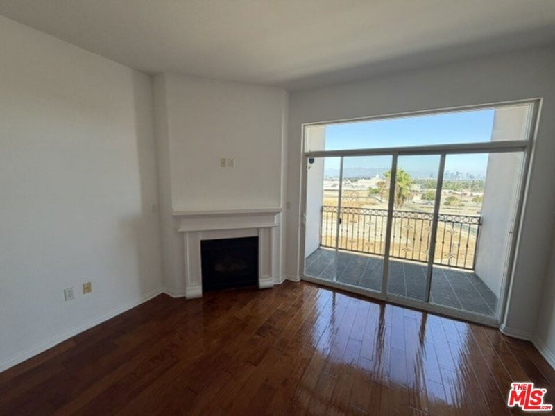 3750 Santa Rosalia Dr. 507