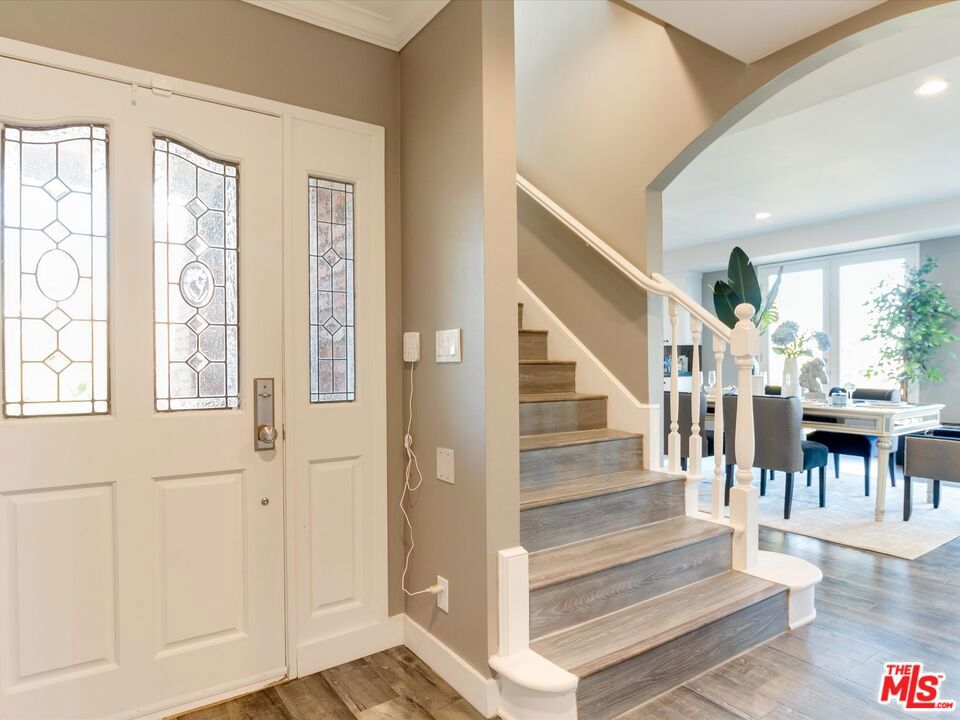 3661 Sunswept Drive