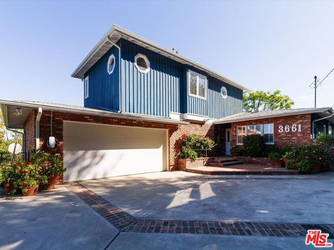 3661 Sunswept Drive Studio City CA 91604