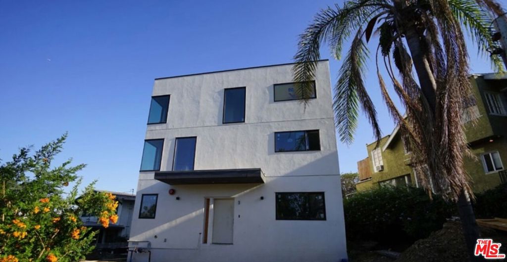 Properties 2 870 N La Fayette Park Place