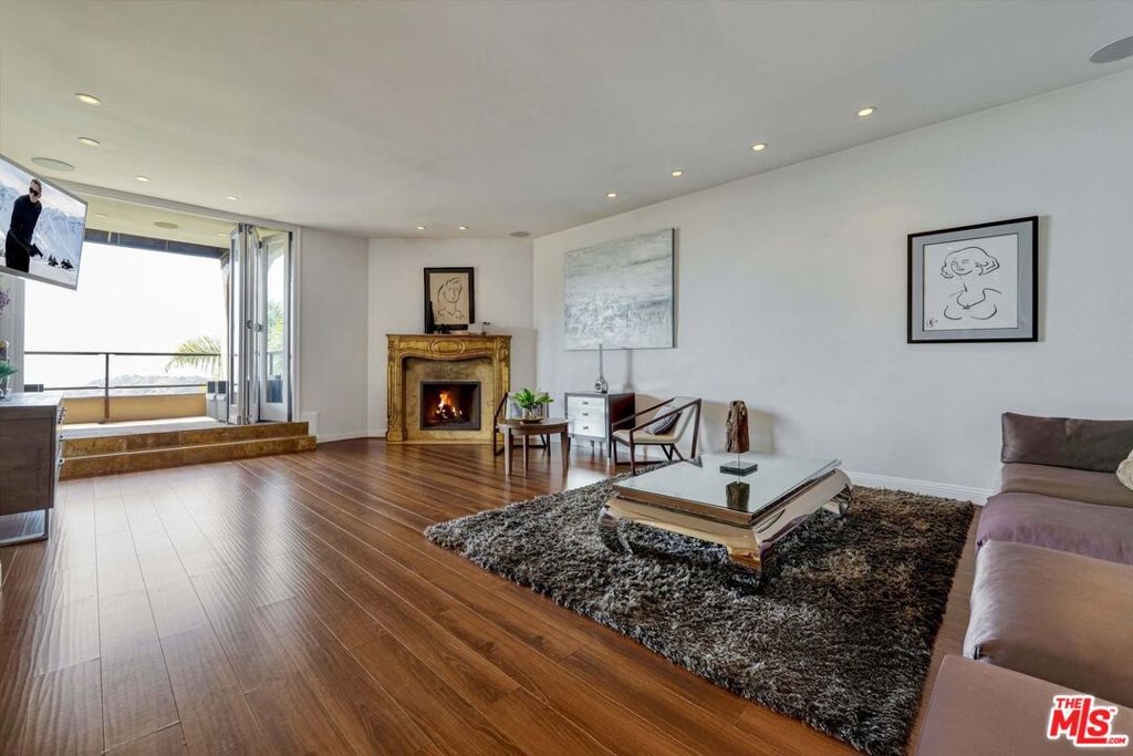 7218 Mulholland Drive