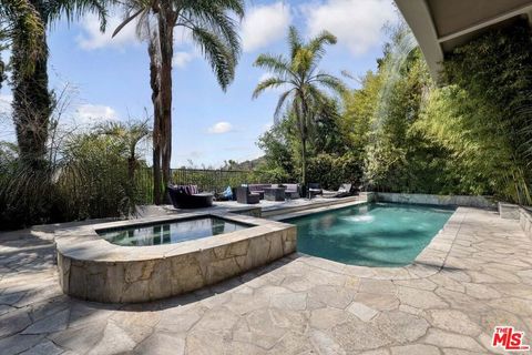 7218 Mulholland Drive Los Angeles CA 90068