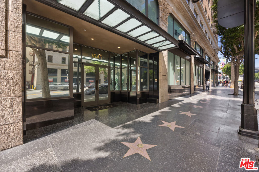 1645 Vine Street 602