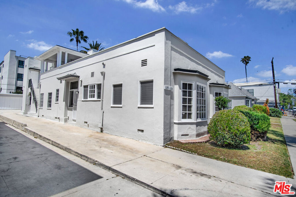 129 N Flores Street