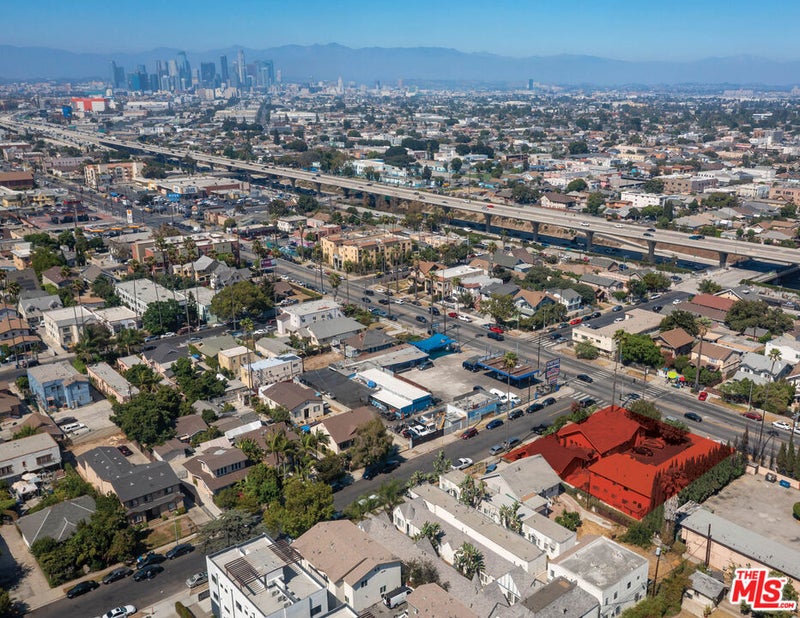 4701 S Figueroa Street