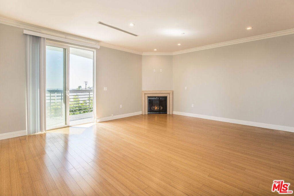 Properties 2 1283 Havenhurst Drive 306