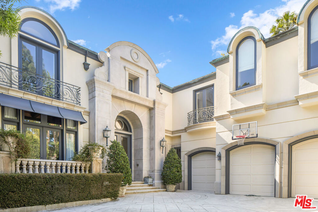 Properties 2 3352 Clerendon Road