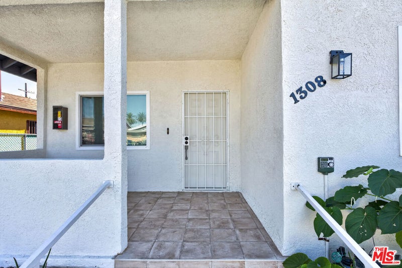 1308 W 53rd Street