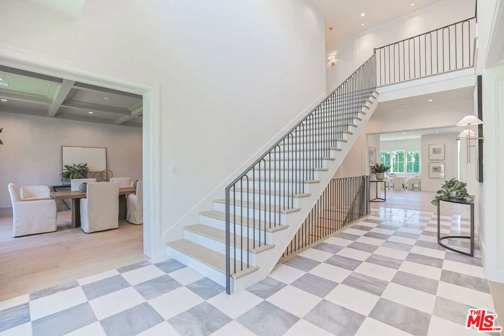 1072 Amalfi Drive