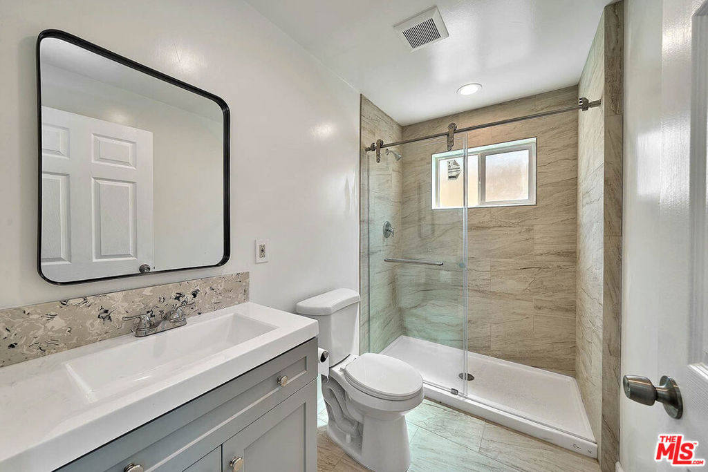 310 N St Andrews Place