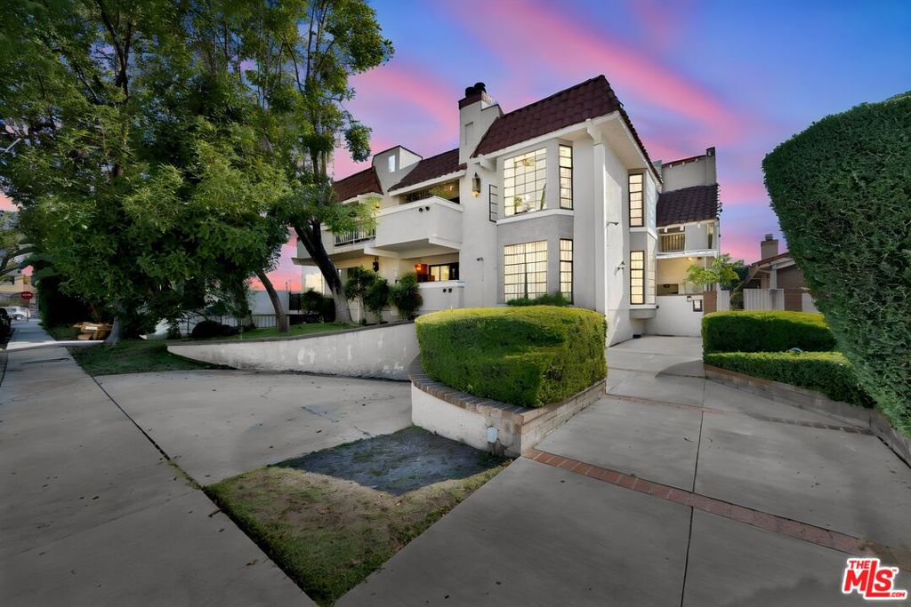 1211 Dorothy Drive 211